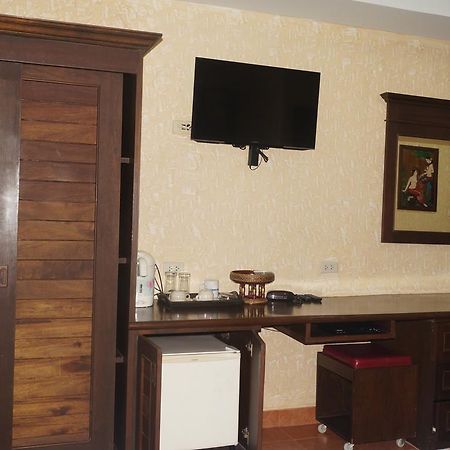 Queen Victoria Inn Паттая Екстер'єр фото