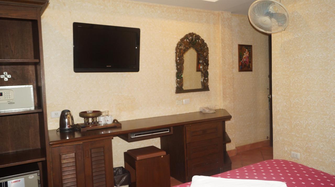Queen Victoria Inn Паттая Екстер'єр фото