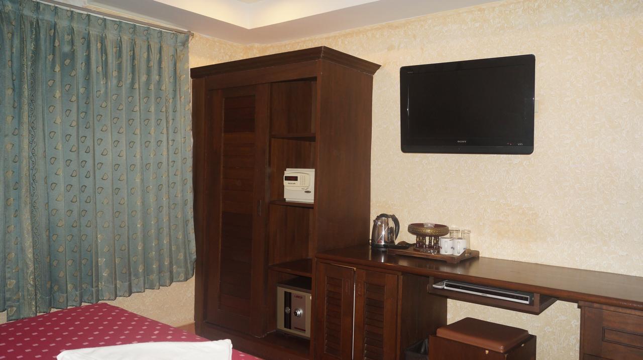 Queen Victoria Inn Паттая Екстер'єр фото