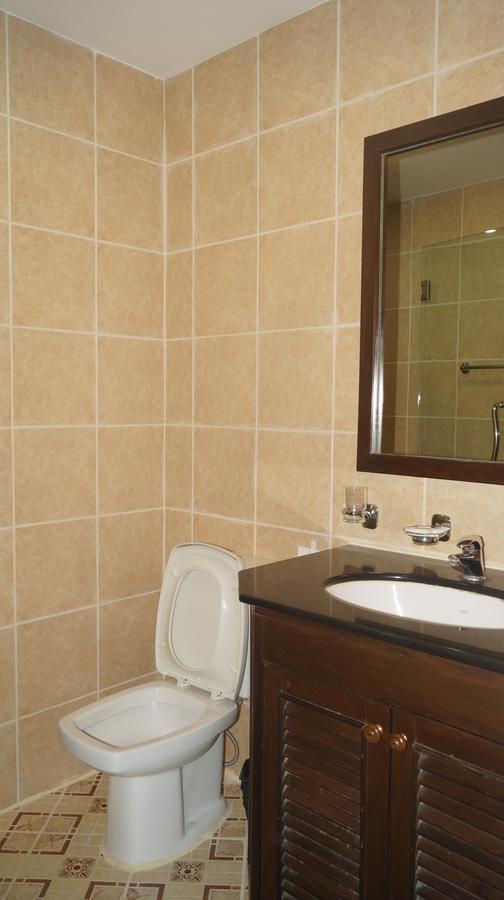 Queen Victoria Inn Паттая Екстер'єр фото